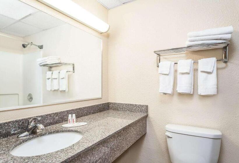 套房, Super 8 By Wyndham Oneonta/cooperstown