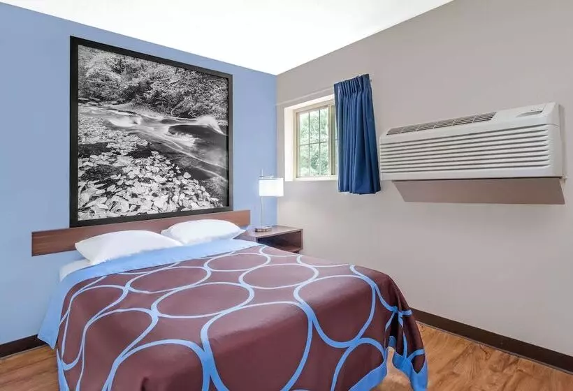 スイート, Super 8 By Wyndham Oneonta/cooperstown