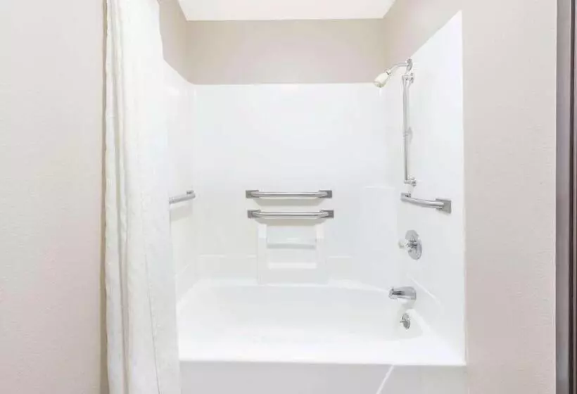 身障者適用スタンダードルーム, Super 8 By Wyndham Paris Il
