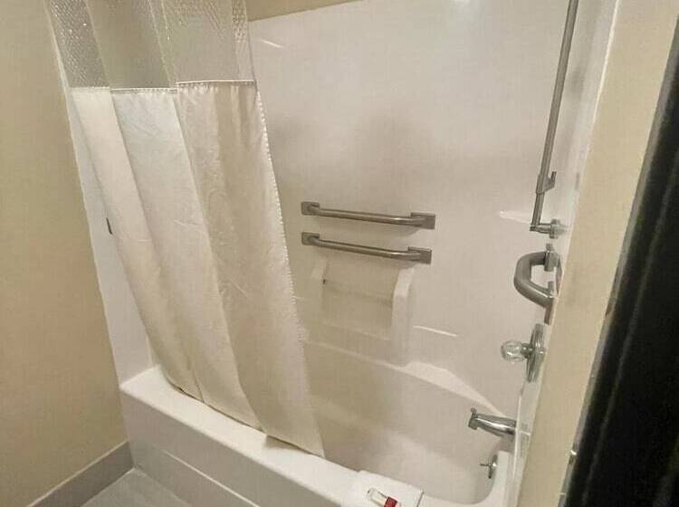 身障者適用スタンダードルーム, Super 8 By Wyndham Paris Il