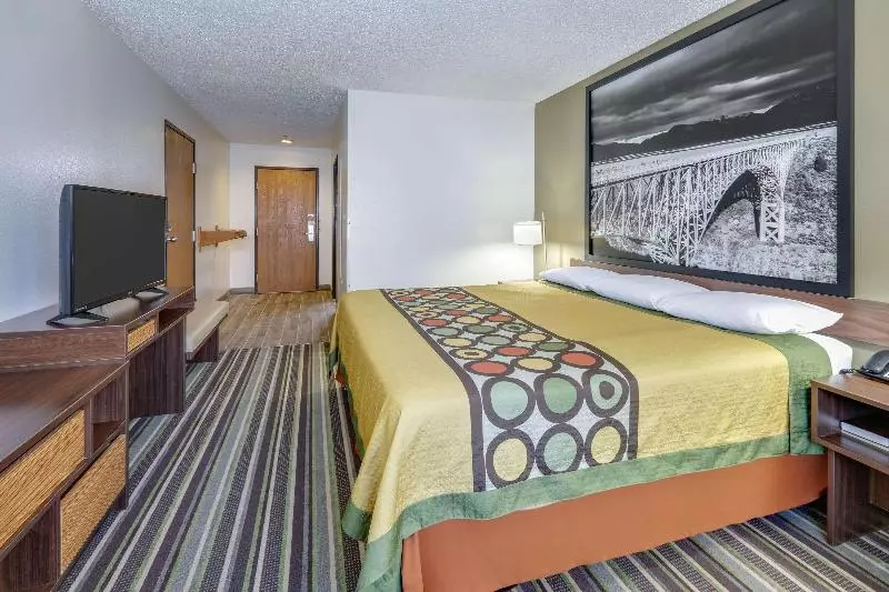 اتاق استاندارد با تخت بزرگ, Super 8 By Wyndham Roswell