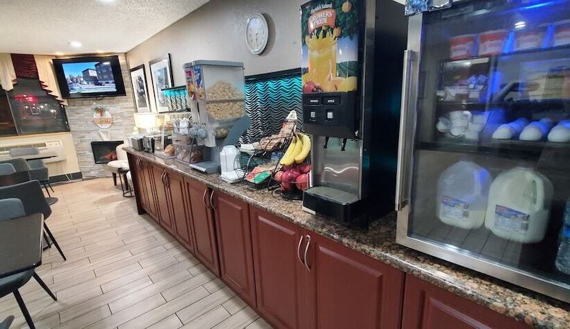 스위트 킹사이즈 침대, Super 8 By Wyndham Sterling Heights/detroit Area