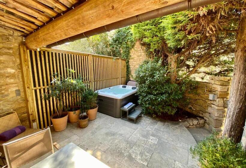 标准房带园景, La Maison Des Vendangeurs   Table D Hôtes Le Soir Du Jeudi Au Dimanche  Jacuzzi   Balnéo Spa   Acces