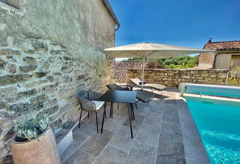 带大床的套房, La Maison Des Vendangeurs   Table D Hôtes Le Soir Du Jeudi Au Dimanche  Jacuzzi   Balnéo Spa   Acces