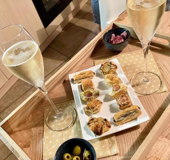 Люкс Кровать Кинг, La Maison Des Vendangeurs Table D Hôtes Le Soir Du Jeudi Au Dimanche Jacuzzi Balnéo Spa Acces