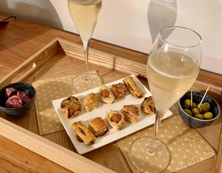 Люкс Кровать Кинг, La Maison Des Vendangeurs Table D Hôtes Le Soir Du Jeudi Au Dimanche Jacuzzi Balnéo Spa Acces