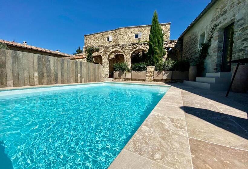 带大床的套房, La Maison Des Vendangeurs   Table D Hôtes Le Soir Du Jeudi Au Dimanche  Jacuzzi   Balnéo Spa   Acces