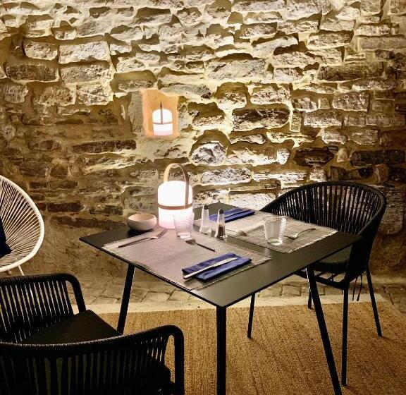 带大床的复式套间, La Maison Des Vendangeurs   Table D Hôtes Le Soir Du Jeudi Au Dimanche  Jacuzzi   Balnéo Spa   Acces