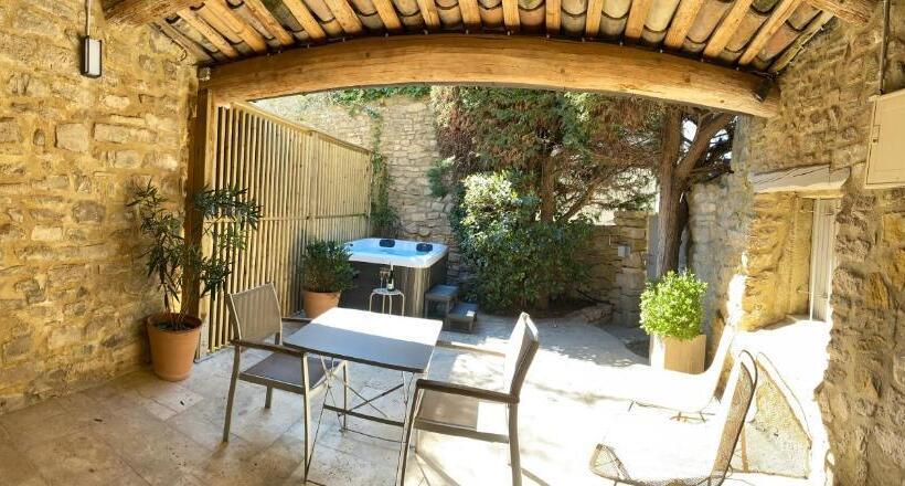 Номер Стандарт Вид на Сад, La Maison Des Vendangeurs Table D Hôtes Le Soir Du Jeudi Au Dimanche Jacuzzi Balnéo Spa Acces