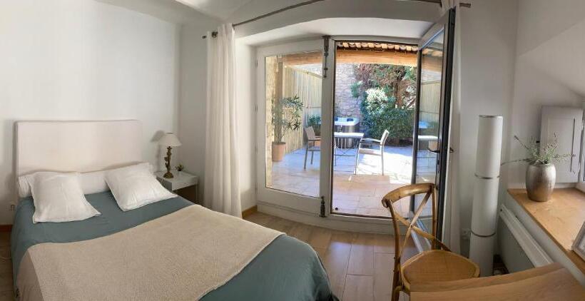标准房带园景, La Maison Des Vendangeurs   Table D Hôtes Le Soir Du Jeudi Au Dimanche  Jacuzzi   Balnéo Spa   Acces