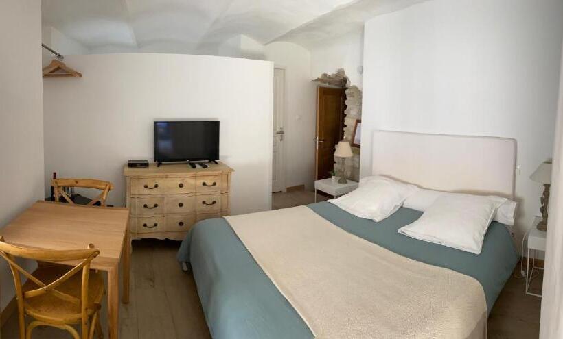 Номер Стандарт Вид на Сад, La Maison Des Vendangeurs Table D Hôtes Le Soir Du Jeudi Au Dimanche Jacuzzi Balnéo Spa Acces