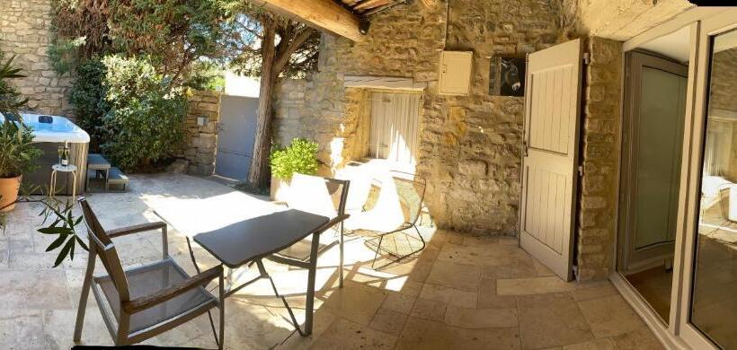 Номер Стандарт Вид на Сад, La Maison Des Vendangeurs Table D Hôtes Le Soir Du Jeudi Au Dimanche Jacuzzi Balnéo Spa Acces