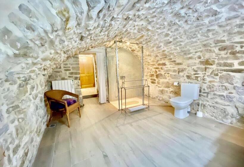 Люкс с гидромассажем, La Maison Des Vendangeurs Table D Hôtes Le Soir Du Jeudi Au Dimanche Jacuzzi Balnéo Spa Acces