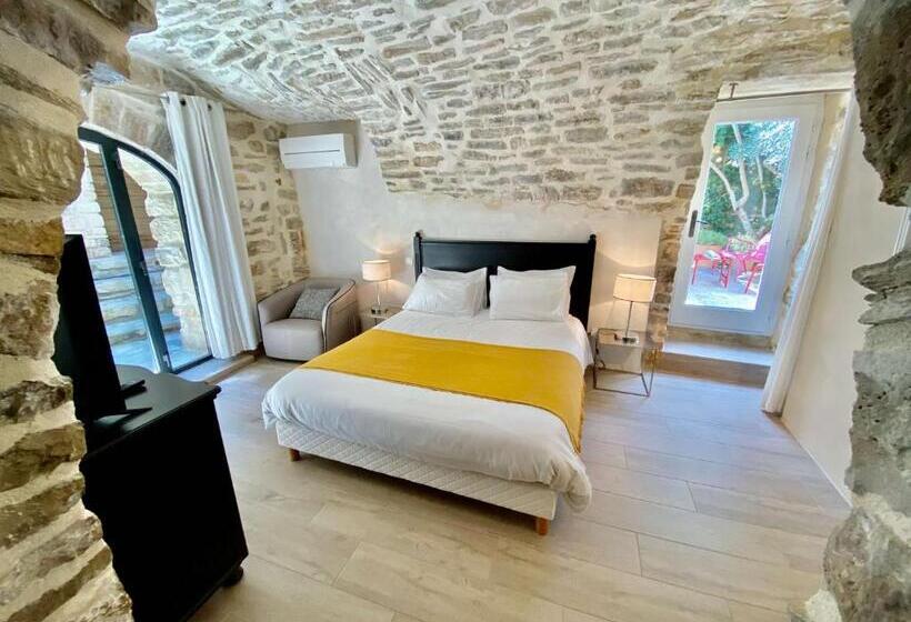 带按摩浴盆的套房, La Maison Des Vendangeurs   Table D Hôtes Le Soir Du Jeudi Au Dimanche  Jacuzzi   Balnéo Spa   Acces