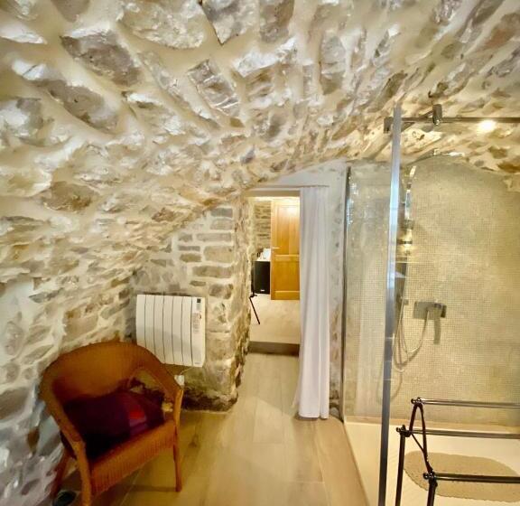 Люкс с гидромассажем, La Maison Des Vendangeurs Table D Hôtes Le Soir Du Jeudi Au Dimanche Jacuzzi Balnéo Spa Acces