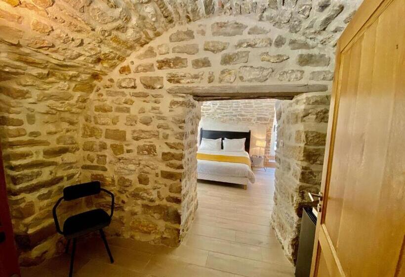 带按摩浴盆的套房, La Maison Des Vendangeurs   Table D Hôtes Le Soir Du Jeudi Au Dimanche  Jacuzzi   Balnéo Spa   Acces