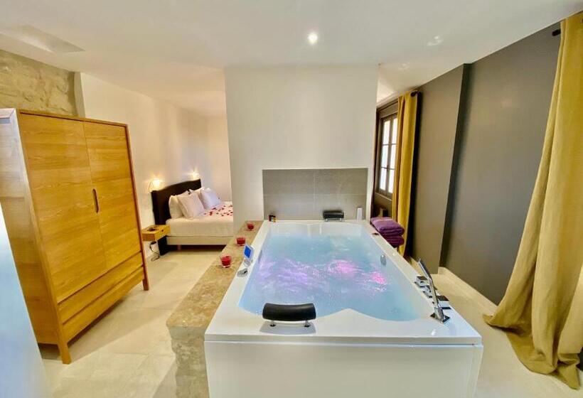 Люкс Кровать Кинг, La Maison Des Vendangeurs Table D Hôtes Le Soir Du Jeudi Au Dimanche Jacuzzi Balnéo Spa Acces