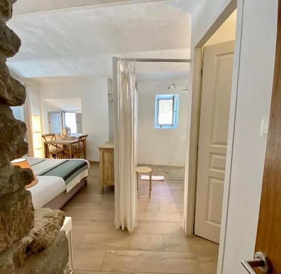 Номер Стандарт Вид на Сад, La Maison Des Vendangeurs Table D Hôtes Le Soir Du Jeudi Au Dimanche Jacuzzi Balnéo Spa Acces