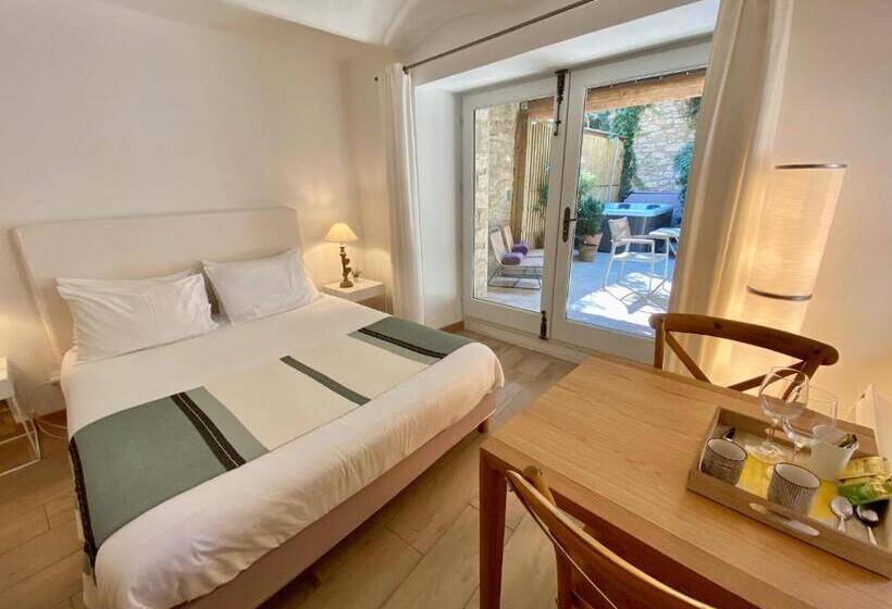 Номер Стандарт Вид на Сад, La Maison Des Vendangeurs Table D Hôtes Le Soir Du Jeudi Au Dimanche Jacuzzi Balnéo Spa Acces