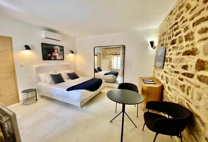 Люкс Deluxe Кровать Кинг, La Maison Des Vendangeurs Table D Hôtes Le Soir Du Jeudi Au Dimanche Jacuzzi Balnéo Spa Acces