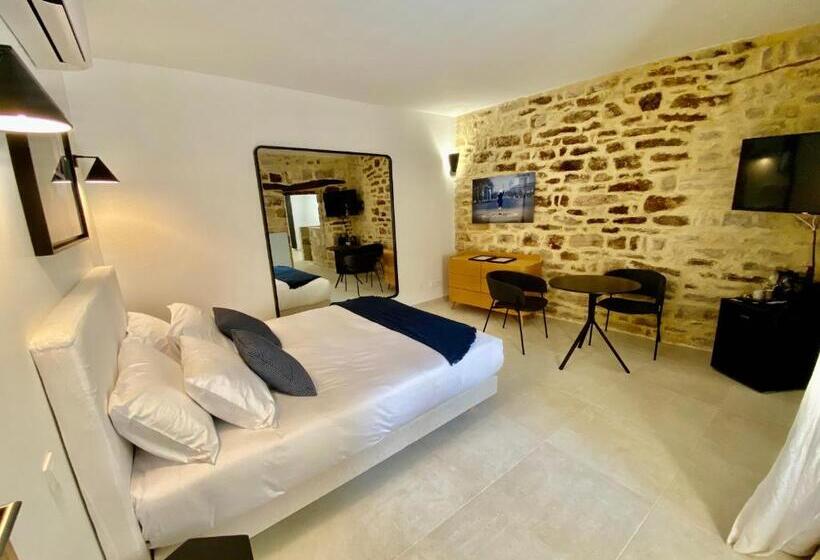 带大床的复式套间, La Maison Des Vendangeurs   Table D Hôtes Le Soir Du Jeudi Au Dimanche  Jacuzzi   Balnéo Spa   Acces