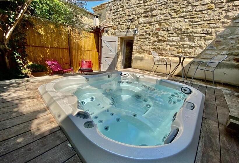 자쿠지 스위트, La Maison Des Vendangeurs   Table D Hôtes Le Soir Du Jeudi Au Dimanche  Jacuzzi   Balnéo Spa   Acces