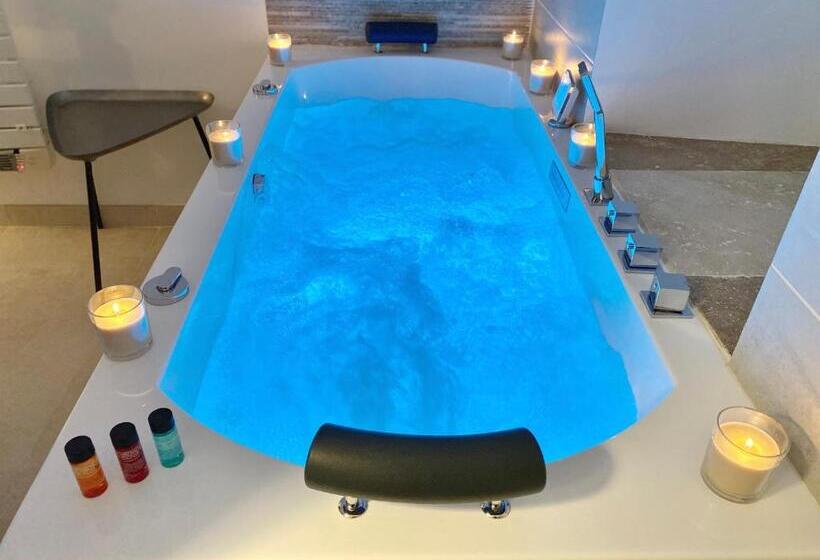 Стандартный Номер Кровать Кинг, La Maison Des Vendangeurs Table D Hôtes Le Soir Du Jeudi Au Dimanche Jacuzzi Balnéo Spa Acces