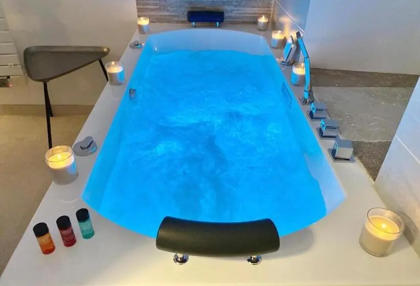 Standard-huone King-vuode, La Maison Des Vendangeurs   Table D Hôtes Le Soir Du Jeudi Au Dimanche  Jacuzzi   Balnéo Spa   Acces