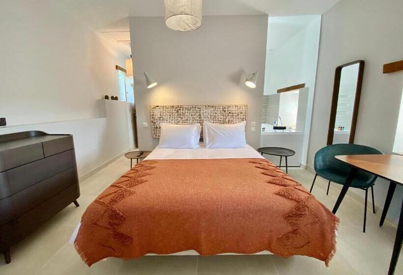 Стандартный Номер Кровать Кинг, La Maison Des Vendangeurs Table D Hôtes Le Soir Du Jeudi Au Dimanche Jacuzzi Balnéo Spa Acces