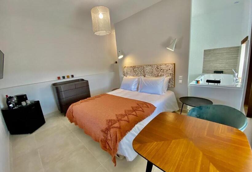 Стандартный Номер Кровать Кинг, La Maison Des Vendangeurs Table D Hôtes Le Soir Du Jeudi Au Dimanche Jacuzzi Balnéo Spa Acces