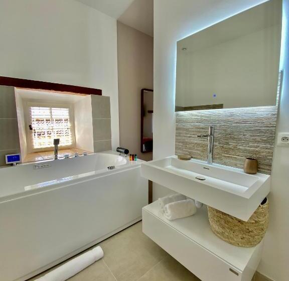 Стандартный Номер Кровать Кинг, La Maison Des Vendangeurs Table D Hôtes Le Soir Du Jeudi Au Dimanche Jacuzzi Balnéo Spa Acces