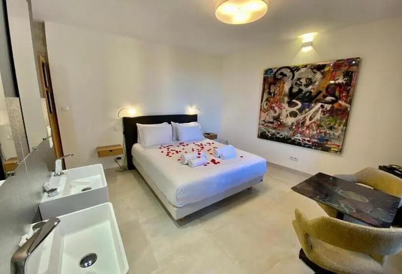 Sviitti King-vuode, La Maison Des Vendangeurs   Table D Hôtes Le Soir Du Jeudi Au Dimanche  Jacuzzi   Balnéo Spa   Acces