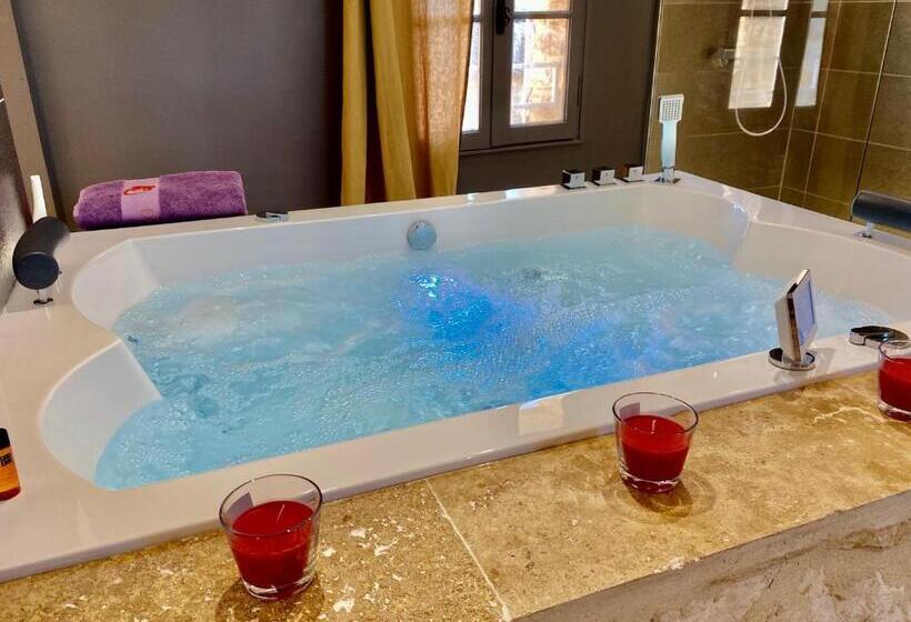 Люкс Кровать Кинг, La Maison Des Vendangeurs Table D Hôtes Le Soir Du Jeudi Au Dimanche Jacuzzi Balnéo Spa Acces