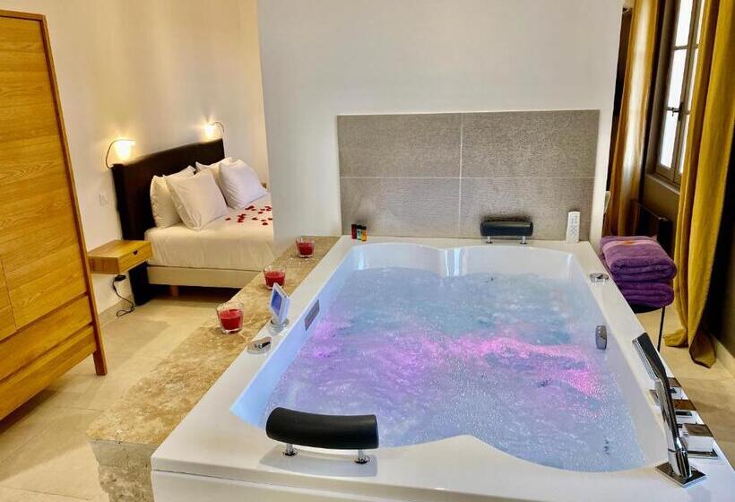 Люкс Кровать Кинг, La Maison Des Vendangeurs Table D Hôtes Le Soir Du Jeudi Au Dimanche Jacuzzi Balnéo Spa Acces
