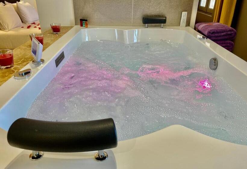Люкс Кровать Кинг, La Maison Des Vendangeurs Table D Hôtes Le Soir Du Jeudi Au Dimanche Jacuzzi Balnéo Spa Acces