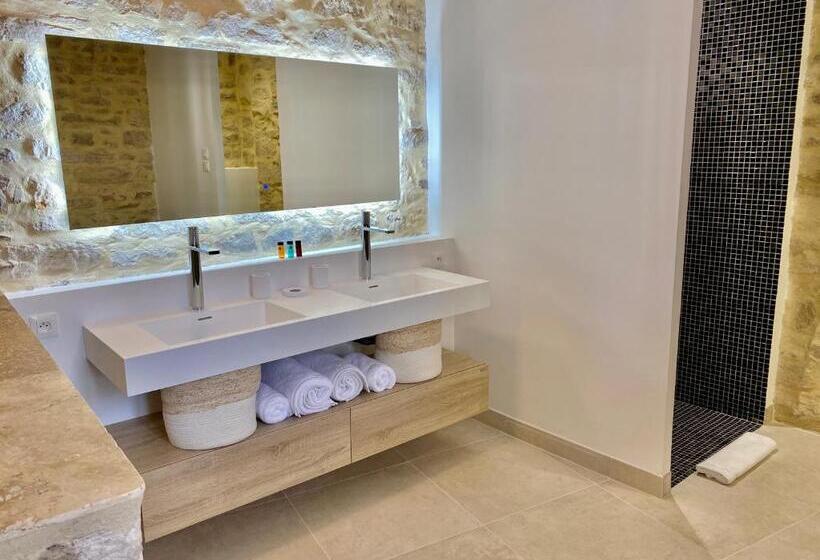 带大床的复式套间, La Maison Des Vendangeurs   Table D Hôtes Le Soir Du Jeudi Au Dimanche  Jacuzzi   Balnéo Spa   Acces