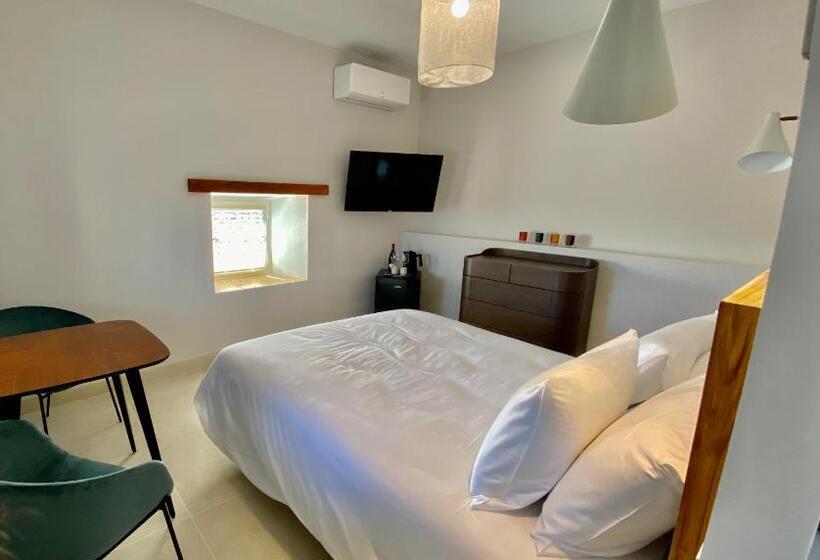 带大床的标准间, La Maison Des Vendangeurs   Table D Hôtes Le Soir Du Jeudi Au Dimanche  Jacuzzi   Balnéo Spa   Acces
