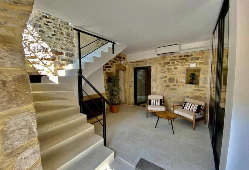 带大床的标准间, La Maison Des Vendangeurs   Table D Hôtes Le Soir Du Jeudi Au Dimanche  Jacuzzi   Balnéo Spa   Acces