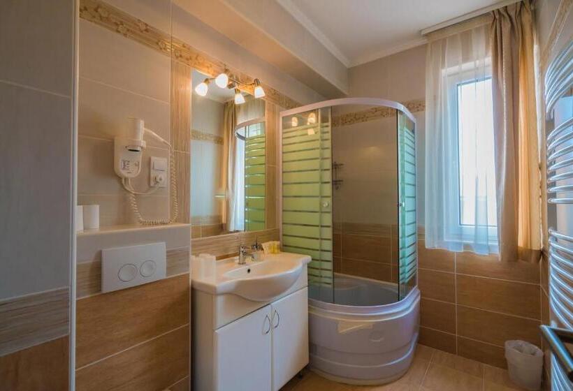 带阳台标准四人间, Balaton Colors Beach