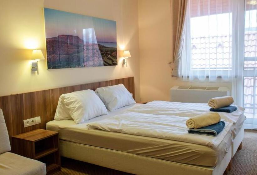 标准三人间, Balaton Colors Beach