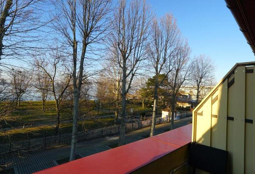 带阳台的三人标准间, Balaton Colors Beach