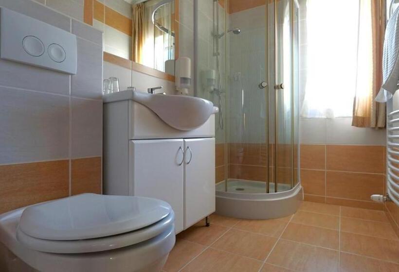 带阳台的三人标准间, Balaton Colors Beach