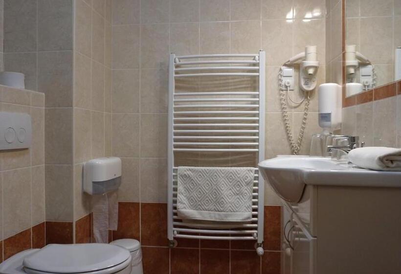 带阳台标准四人间, Balaton Colors Beach