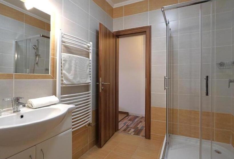 四人标准间, Balaton Colors Beach