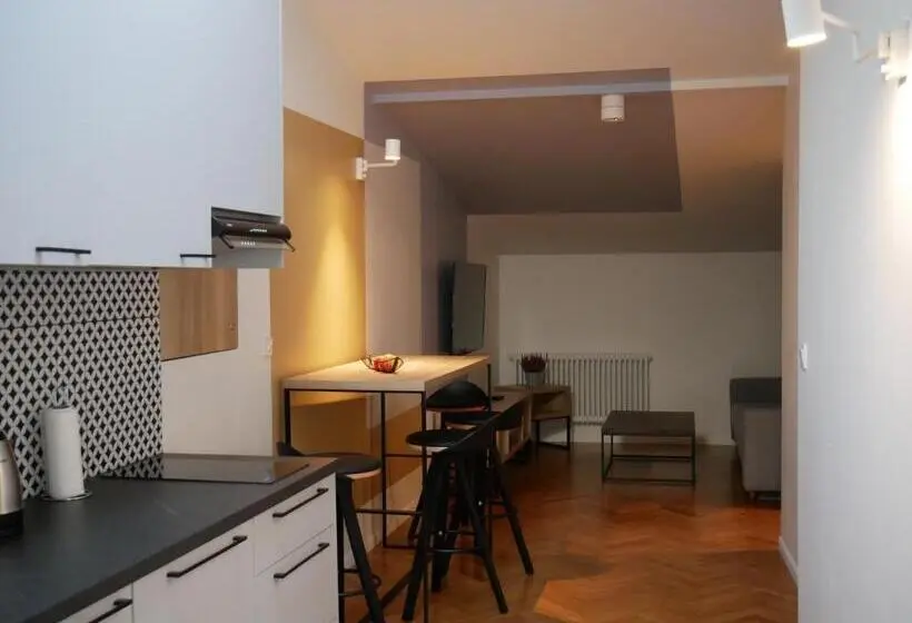 آپارتمان 1 خوابه, Ermine Suites