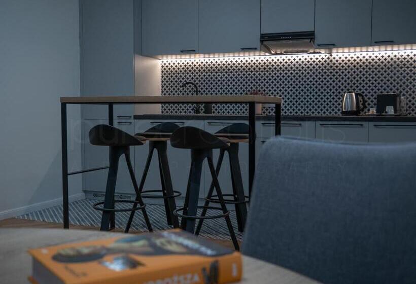 ２ベッドルームアパートメント, Ermine Suites