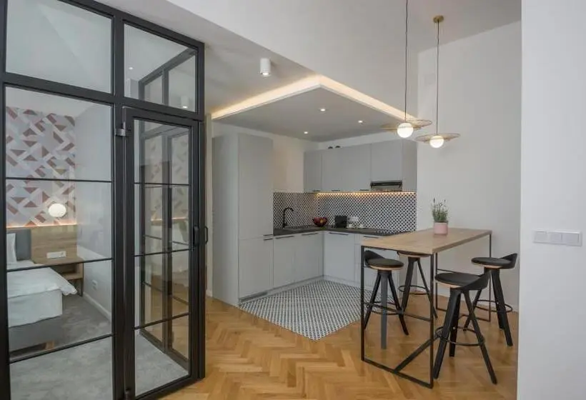 آپارتمان 2 خوابه, Ermine Suites