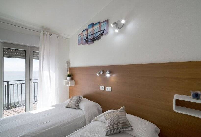 景色の見えるスタンダード４人部屋, Albergo Margherita