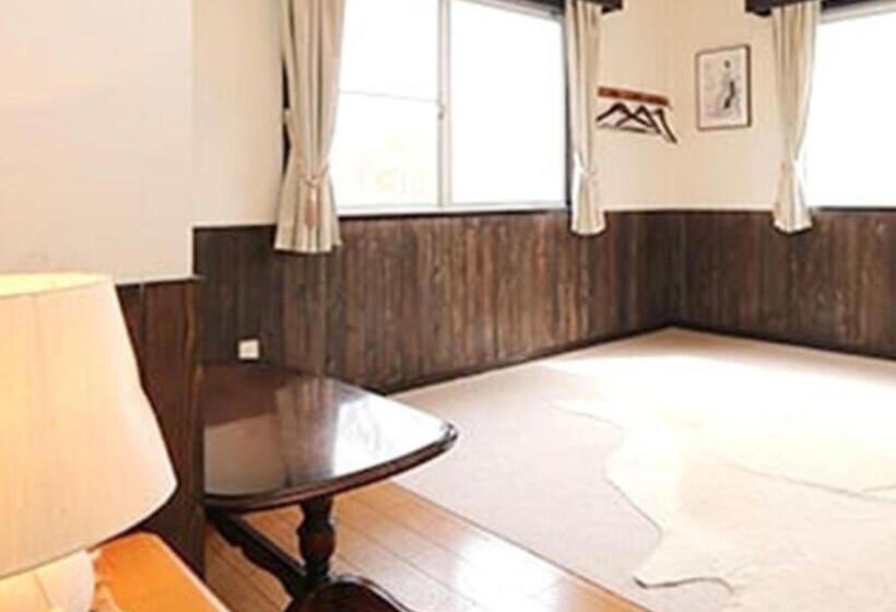 استودیوی استاندارد, Blanche Mori