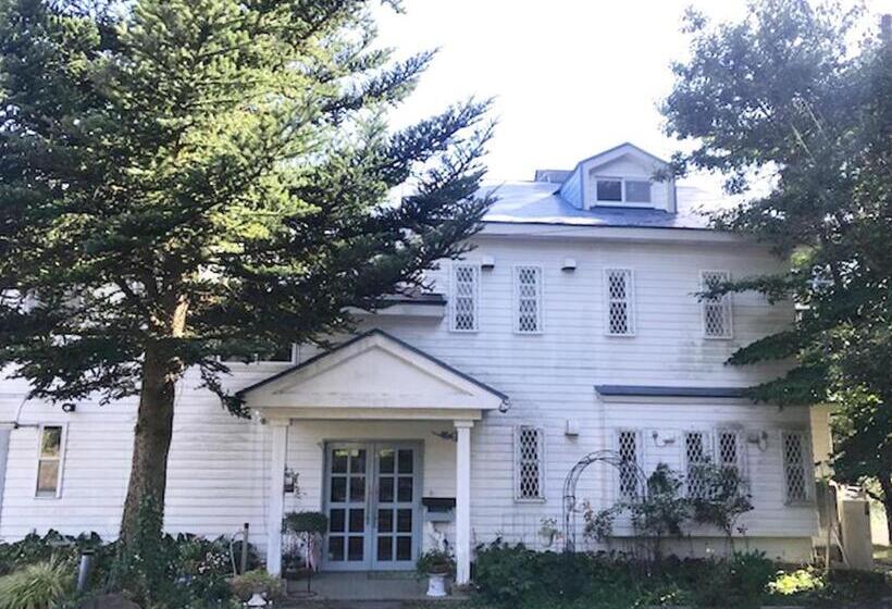 استودیوی استاندارد, Blanche Mori